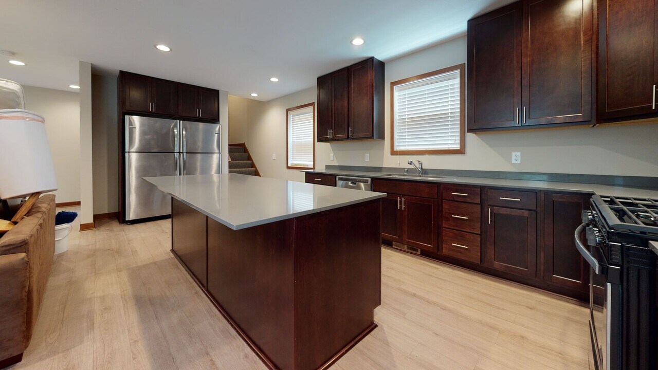 959 17th Ave SE-Unit -#2 in Minneapolis, MN - Building Photo