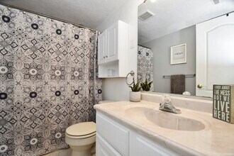 200 Falls Blvd in Quincy, MA - Building Photo - Building Photo