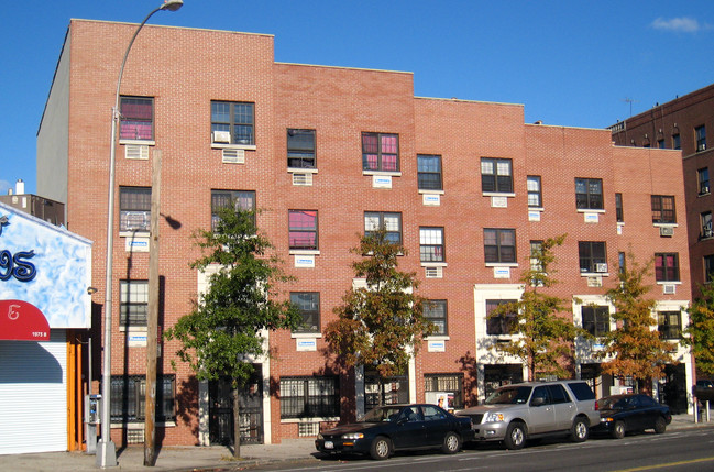 1981 Southern Blvd in Bronx, NY - Building Photo - Building Photo