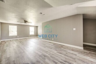 508 S Jesse Lee St in Kemp, TX - Building Photo - Building Photo