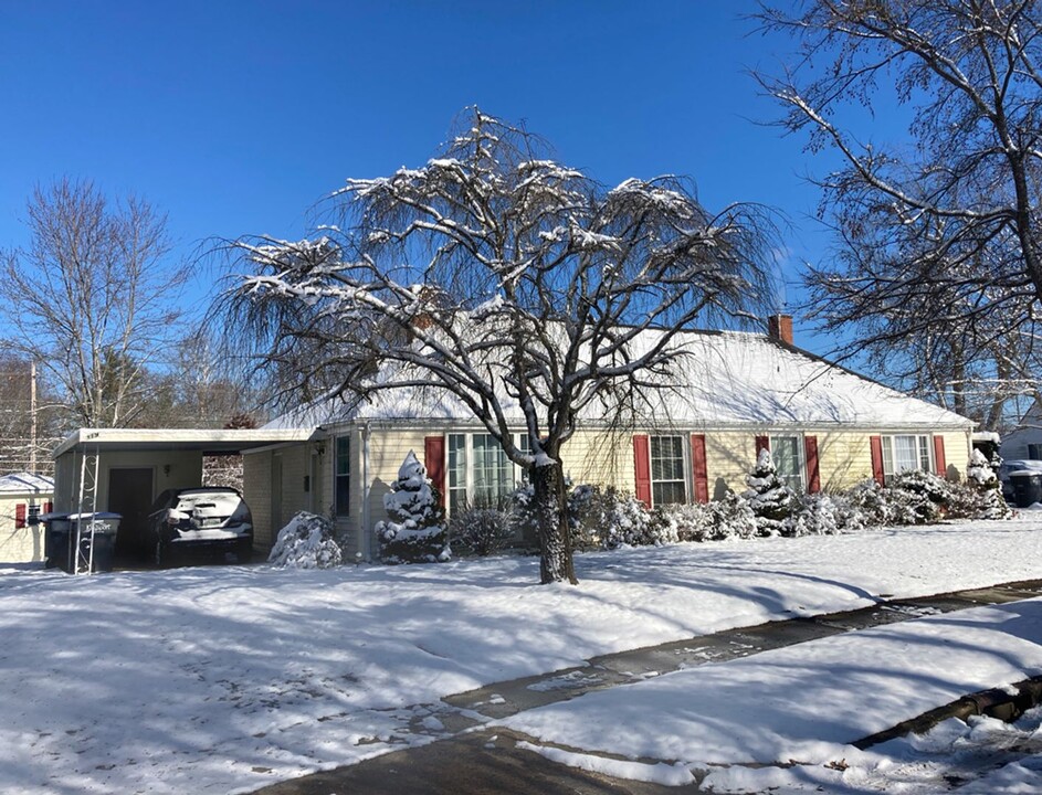 319 Sewanee Ave in Kingsport, TN - Building Photo