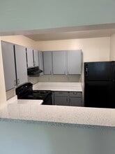 Cascades Village in Sterling, VA - Foto de edificio - Building Photo