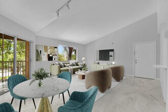 4005 W McNab Rd in Pompano Beach, FL - Building Photo - Building Photo