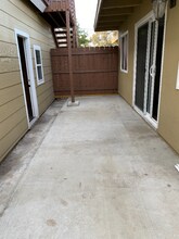 3320-3322 Clairemont Dr in San Diego, CA - Building Photo - Building Photo