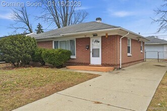 1198 E Hudson Ave in Madison Heights, MI - Building Photo - Building Photo