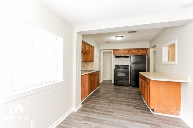 6824 Gaillardia Rd S in Jacksonville, FL - Foto de edificio - Building Photo