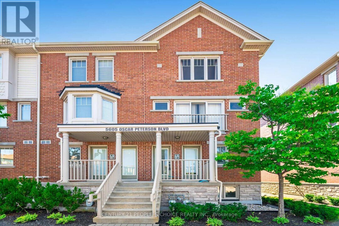 5605 Oscar Peterson Blvd in Mississauga, ON - Building Photo