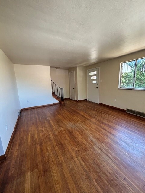 2324 Beaver Rd in Ambridge, PA - Building Photo