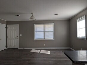 120 Willow Ln in Martin, TN - Foto de edificio - Building Photo