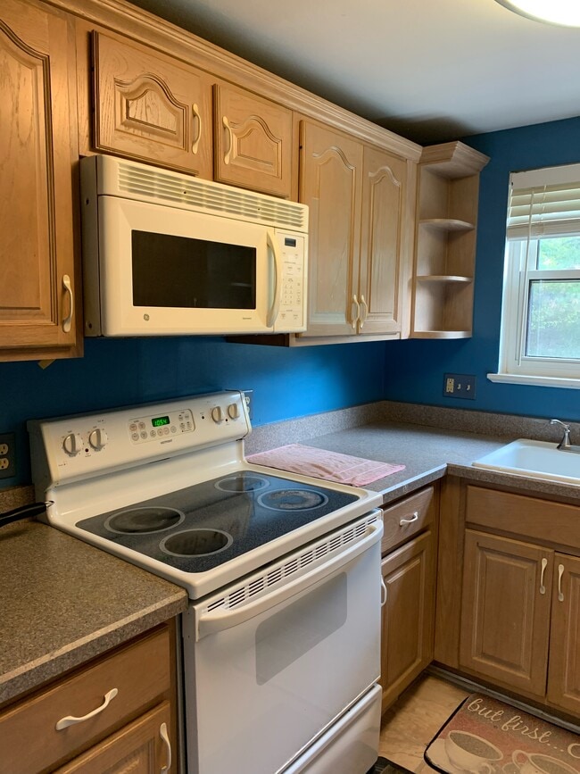 property at 36 Chestnut Hls