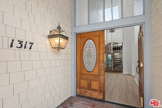1317 Avenida de Cortez in Los Angeles, CA - Building Photo - Building Photo