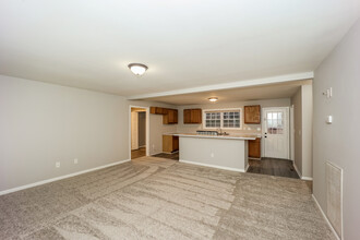 7627 Fielder Rd in Jonesboro, GA - Building Photo - Building Photo
