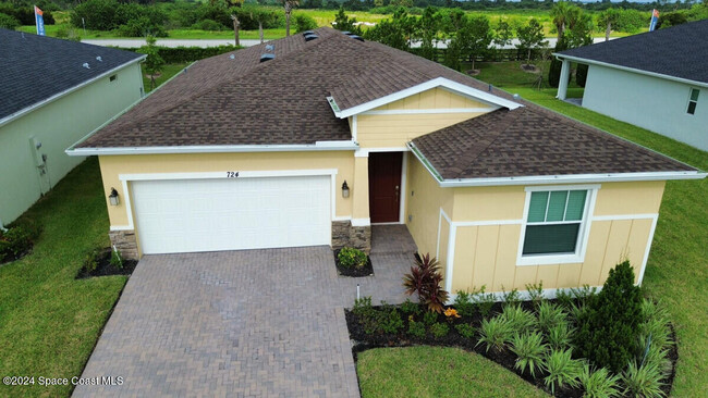 724 Veridian Cir NW in Palm Bay, FL - Building Photo - Building Photo