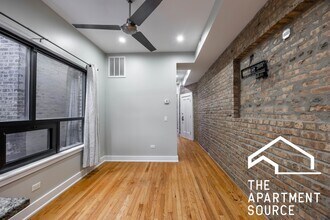 3716 W Belmont Ave, Unit 2E in Chicago, IL - Foto de edificio - Building Photo