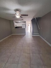 2702 Lakeview Dr W in Royal Palm Beach, FL - Foto de edificio - Building Photo