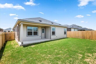 461 Alamito Ave in Kyle, TX - Building Photo - Building Photo