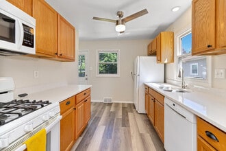 5934 N Lydell Ave in Whitefish Bay, WI - Building Photo - Building Photo