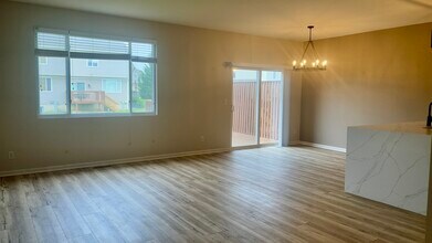 7406 Chucks Way, Unit 7406 in Loves Park, IL - Building Photo - Building Photo