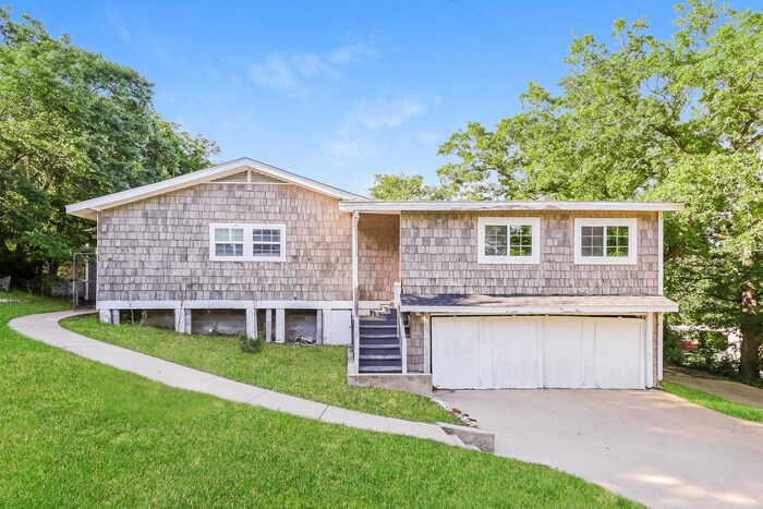 525 Marquette Ave in Azle, TX - Building Photo