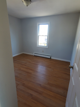 19 Lawlor St in New Britain, CT - Foto de edificio - Building Photo