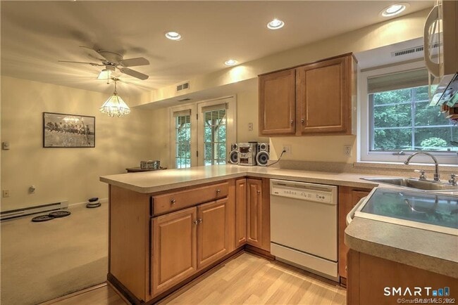 18 Gaylor Dr in Monroe, CT - Building Photo - Building Photo