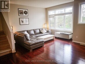 180 Clearview Ave in Ottawa, ON - Building Photo - Building Photo