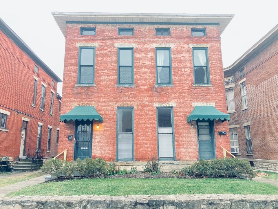 623 Oak St, Unit 623 in Columbus, OH - Foto de edificio