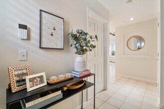 1767 N Pearl St, Unit 308 in Denver, CO - Building Photo - Building Photo