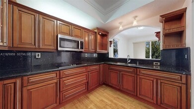 8980 W Flagler St in Miami, FL - Building Photo - Building Photo