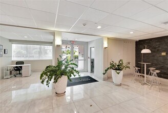 1035 West Ave in Miami Beach, FL - Building Photo - Building Photo