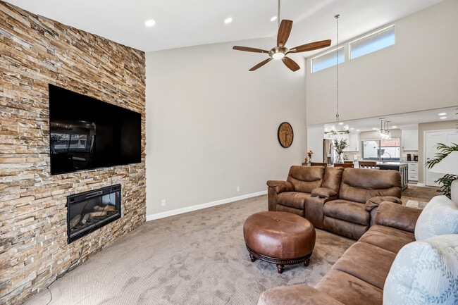 7340 N Vía Camello Del Norte in Scottsdale, AZ - Building Photo - Building Photo