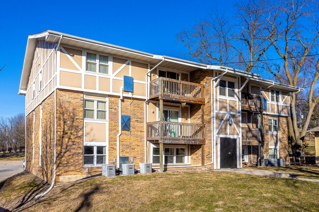 1195 NW Aurora Ave in Des Moines, IA - Building Photo - Primary Photo