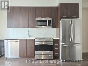 169 Fort York Blvd in Toronto, ON - Building Photo - Building Photo