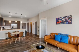 530 Massachusetts Ave in Indianapolis, IN - Building Photo