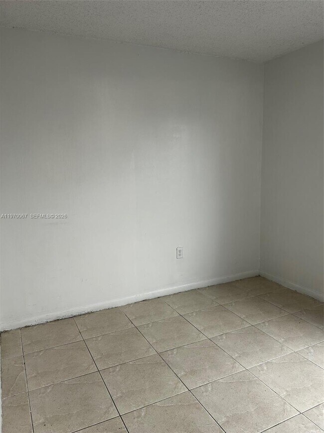 1875 NW 7th St in Miami, FL - Building Photo - Building Photo