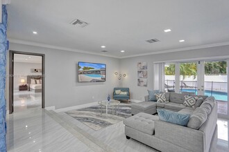 1000 Diplomat Pky in Hollywood, FL - Building Photo - Building Photo