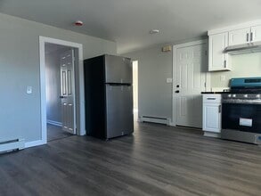 60 Whitney St in Nashua, NH - Foto de edificio - Building Photo