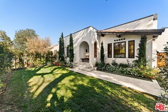 358 N Bronson Ave in Los Angeles, CA - Building Photo - Building Photo