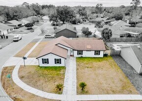 10036 Delano Dr N in Jacksonville, FL - Building Photo