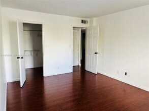 9143 SW 77th Ave in Miami, FL - Building Photo - Building Photo