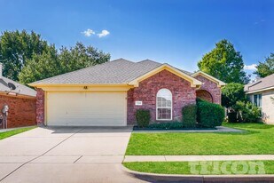 7260 Specklebelly Ln in Fort Worth, TX - Building Photo
