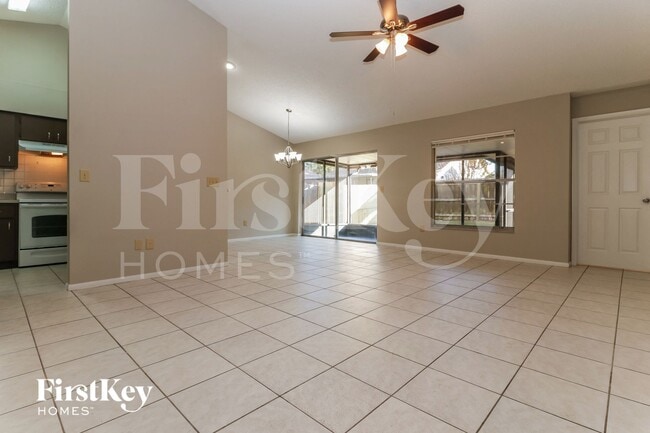 1423 Mohrlake Dr in Brandon, FL - Building Photo - Building Photo