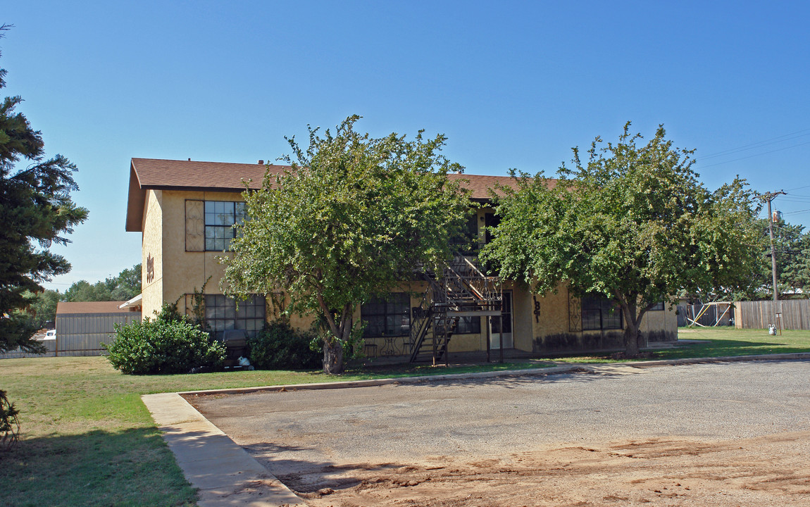 New Orleans in Plainview, TX - Building Photo