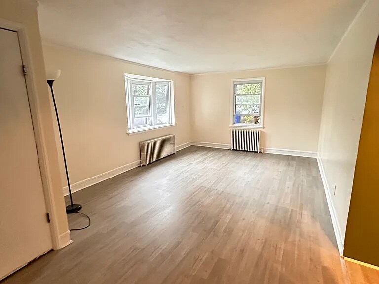 158 Edgemere Ave in West Hartford, CT - Building Photo