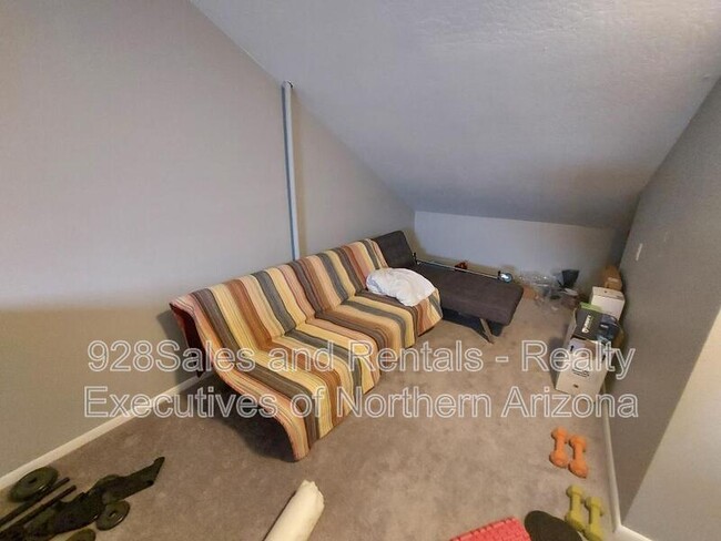 6401 St Nicholas Cir in Flagstaff, AZ - Building Photo - Building Photo