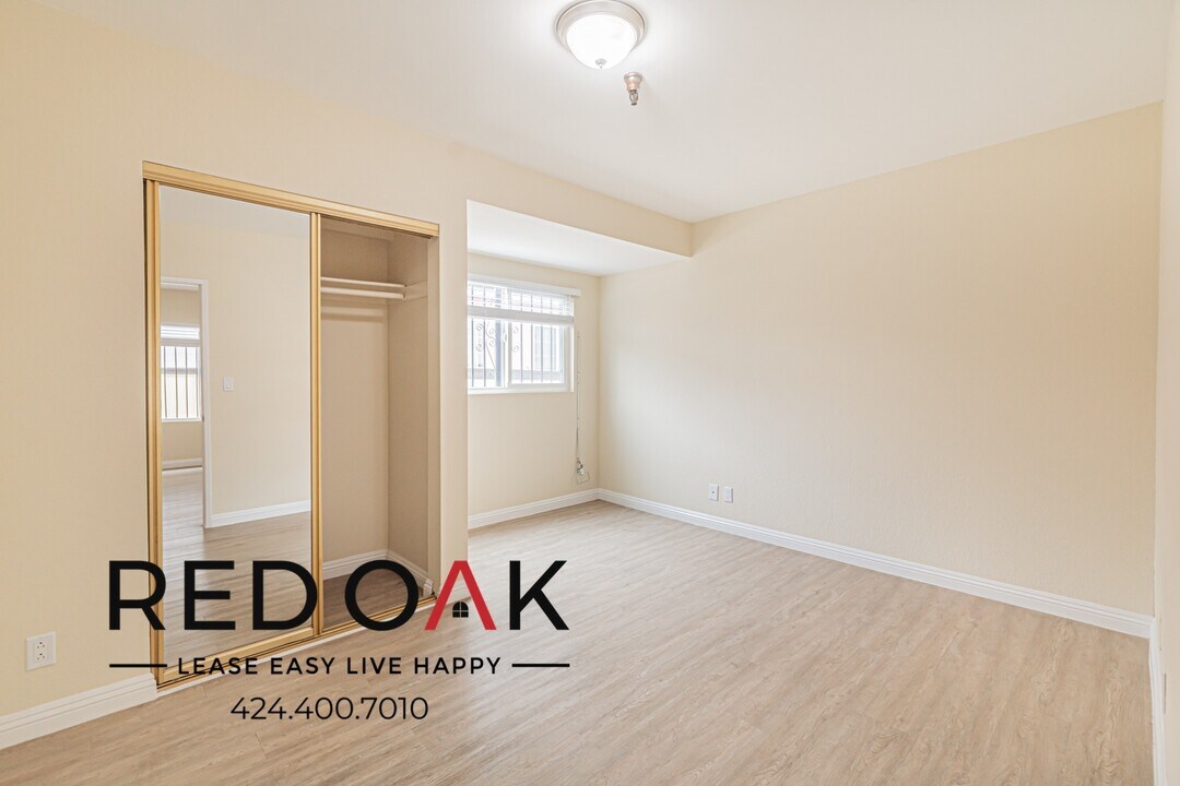12903 Roselle Ave in Hawthorne, CA - Building Photo