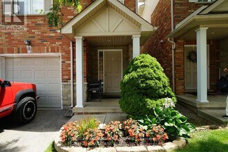 876 Golf Links Rd in Hamilton, ON - Building Photo - Building Photo