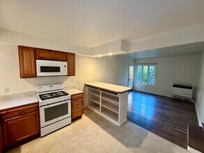 160 Monterey Ave in Pacific Grove, CA - Building Photo - Building Photo