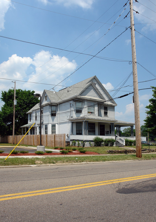 24 N Union St in Akron, OH - Building Photo