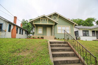 1138 Iowa St in San Antonio, TX - Building Photo - Building Photo